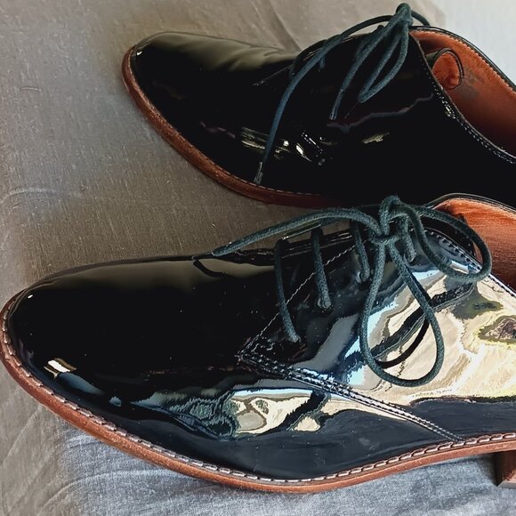 Black Patent Dressy Oxfords - Picture 2 of 9